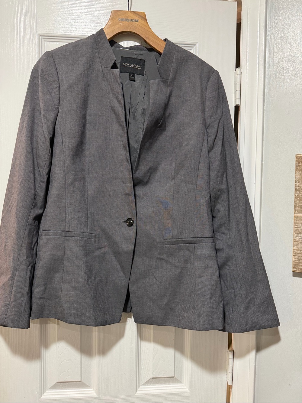 Banana Republic Women's Gray Single-Button Blazer 10